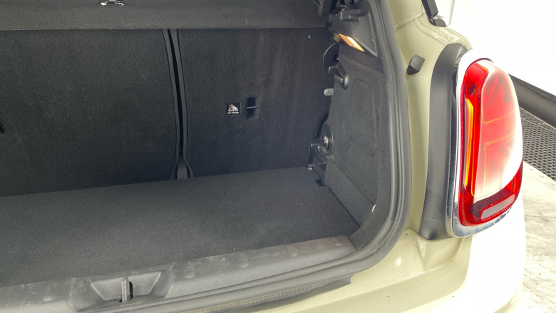 MINI Hatchback 2.0 Cooper S Sport II 3dr Petrol Hatchback